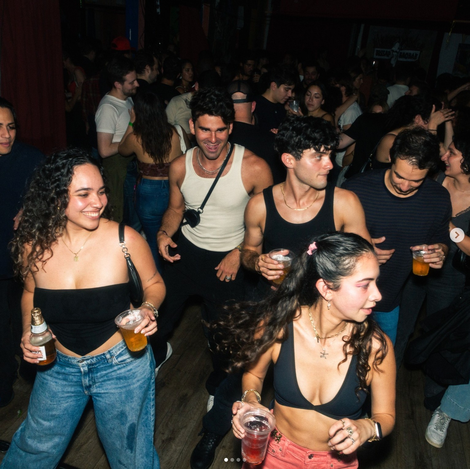 A guest on the Gato Volador dance floor