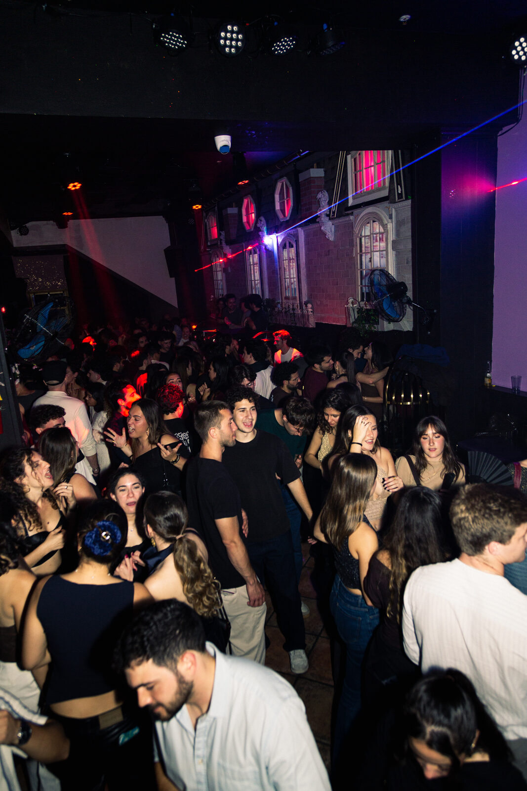 A packed dance floor at Gato Volador SF